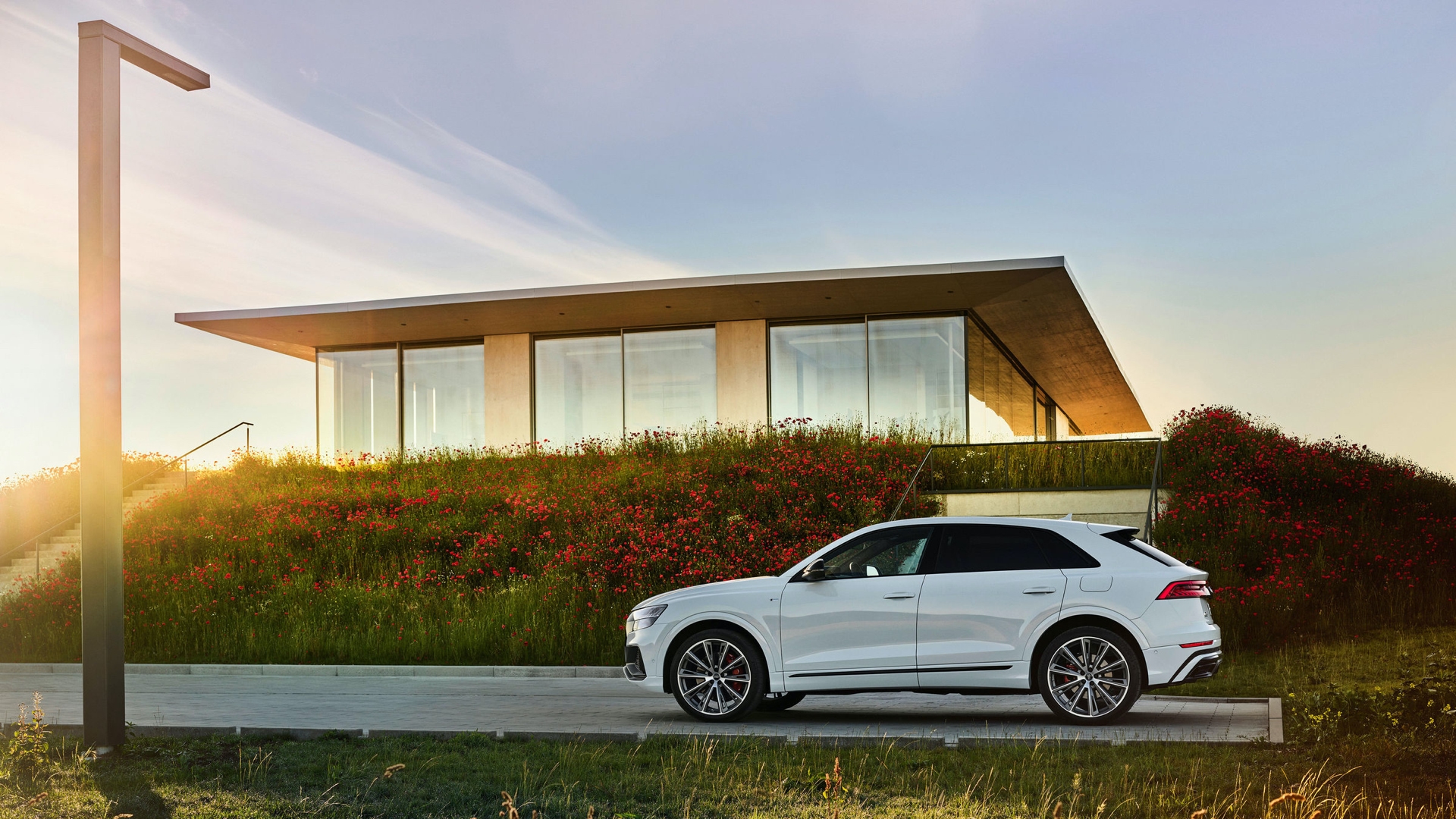 Ladda Audi Q8 TFSI E hemma