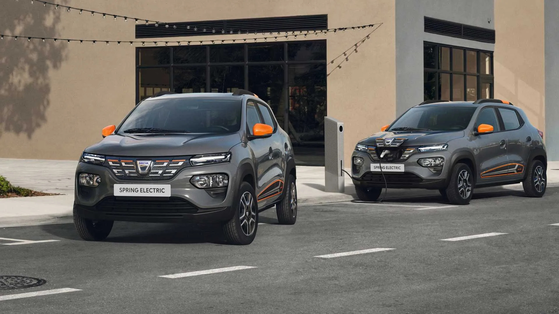 Ladda Dacia Spring hemma