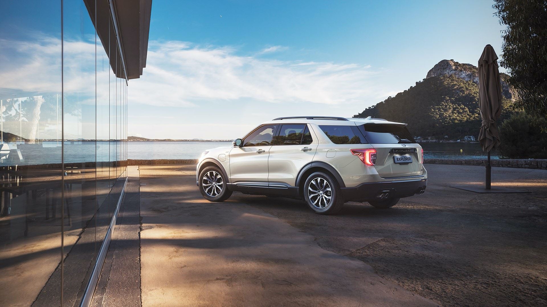 Ladda Ford Explorer hemma