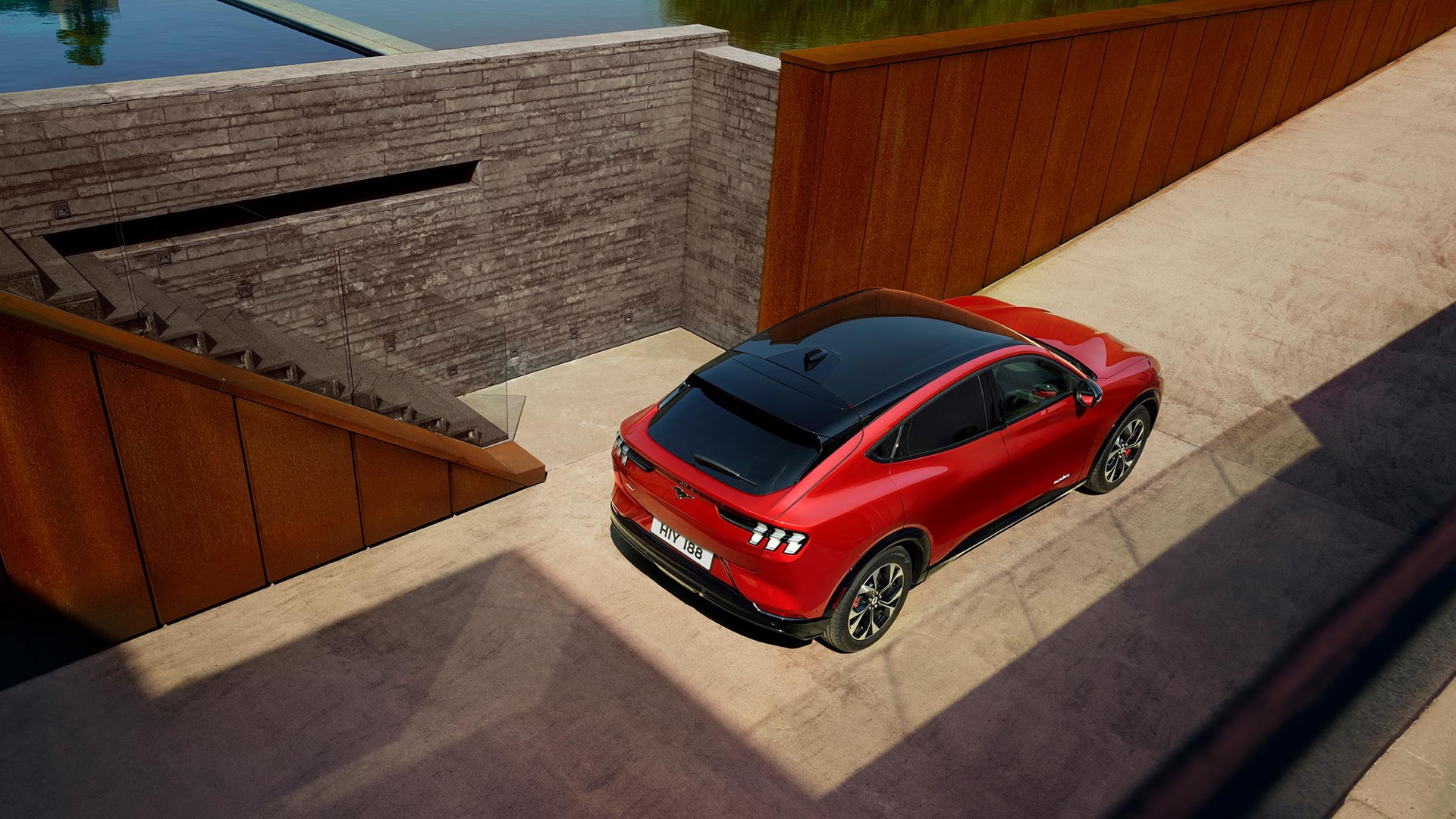Ladda Ford Mach-E hemma