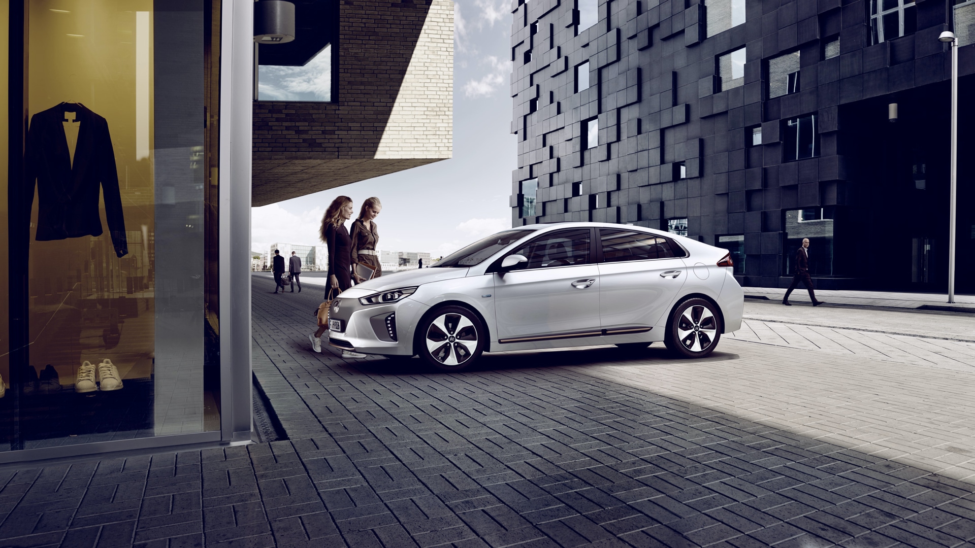 Ladda Hyundai IONIQ plug-in hemma