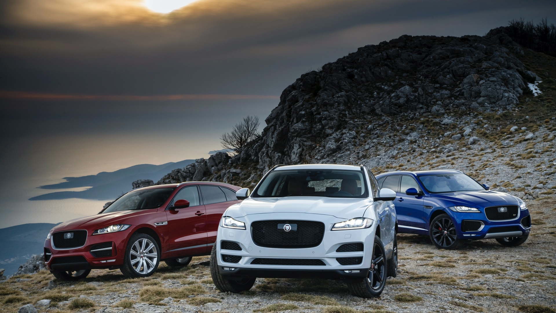 Ladda Jaguar F-Pace hemma