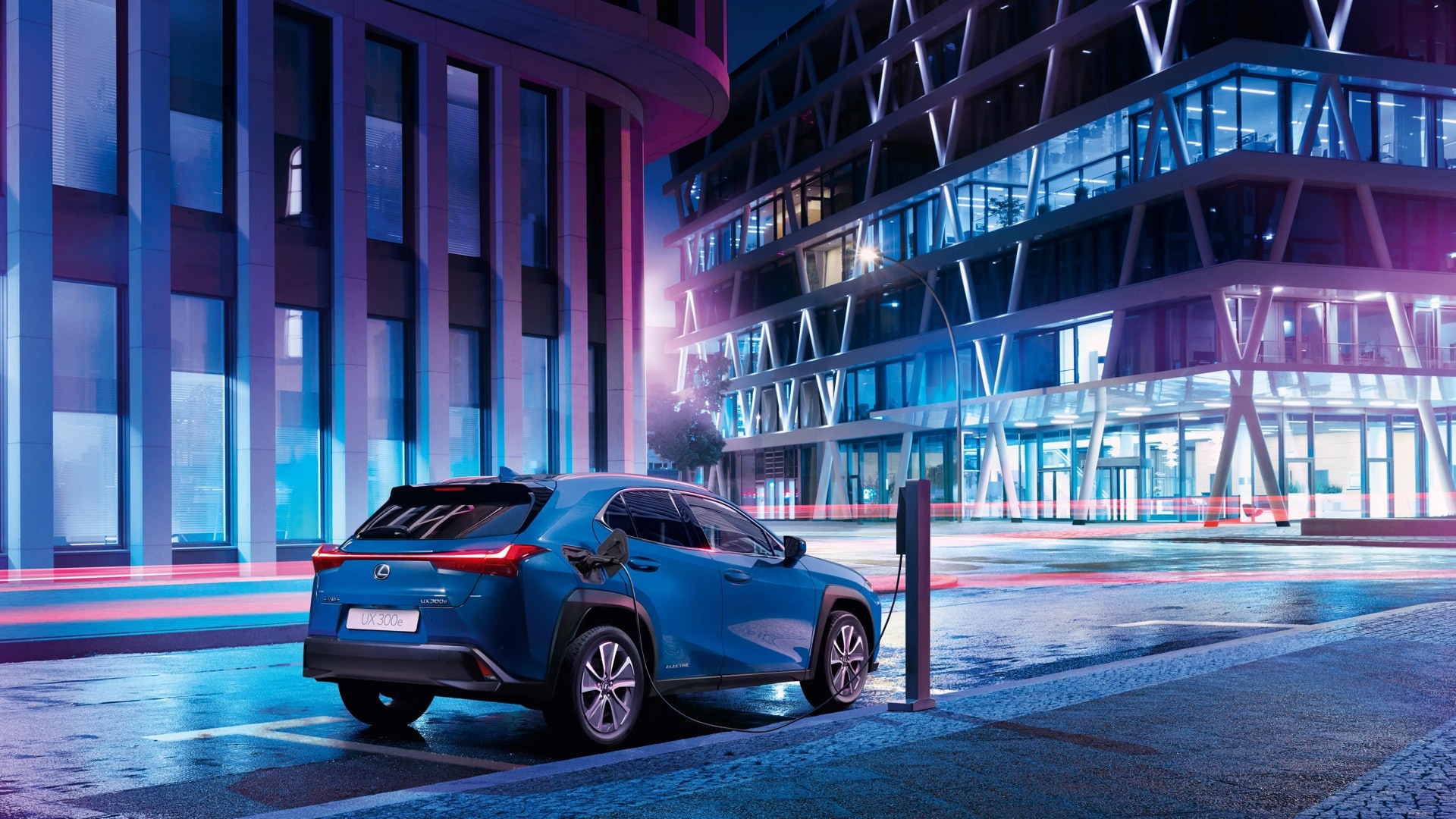 Ladda Lexus UX 300e hemma