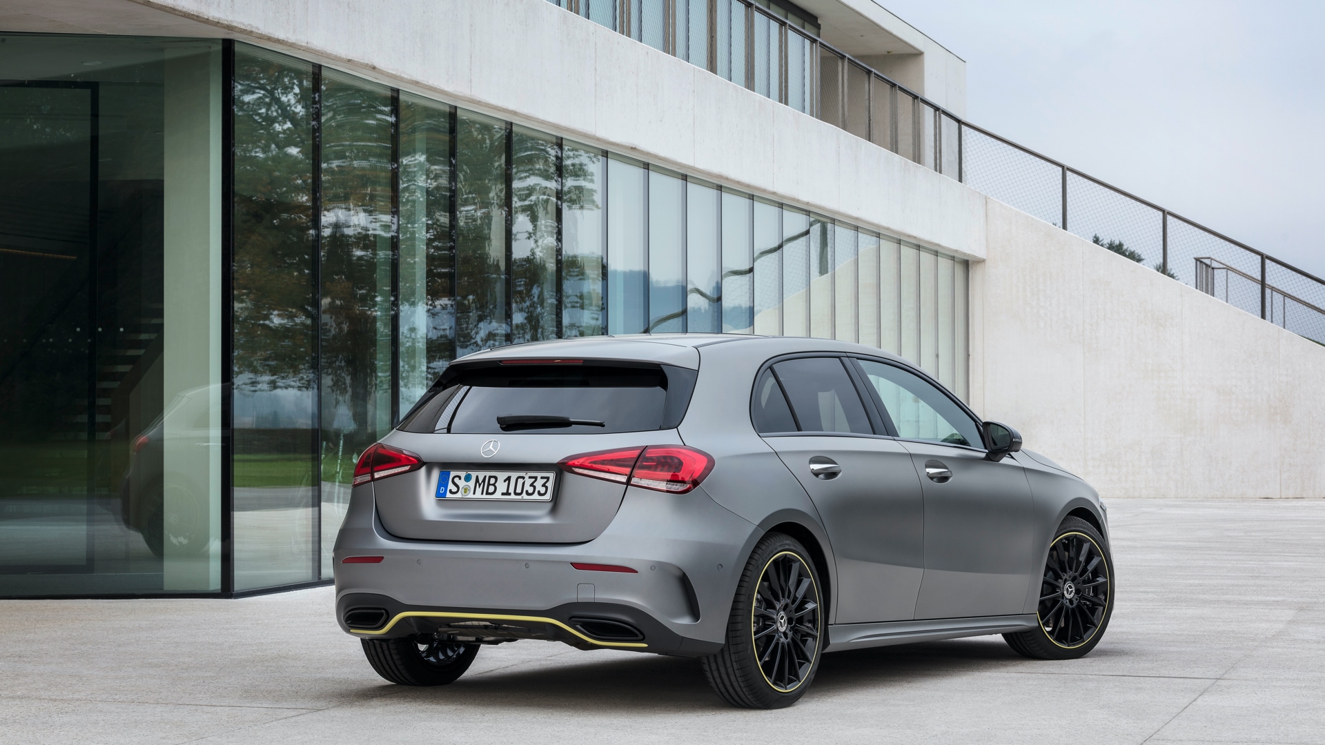 Ladda Mercedes A-klass e hemma