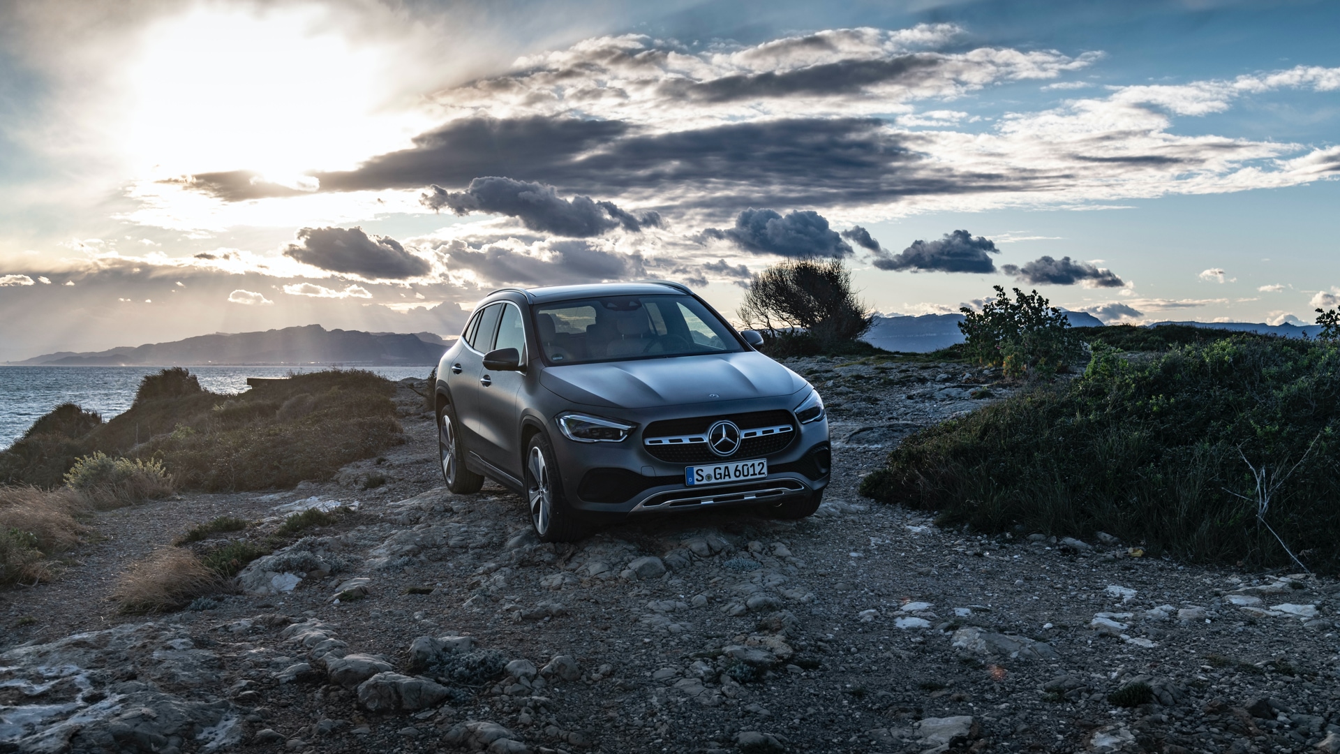 Ladda Mercedes GLA 250e hemma