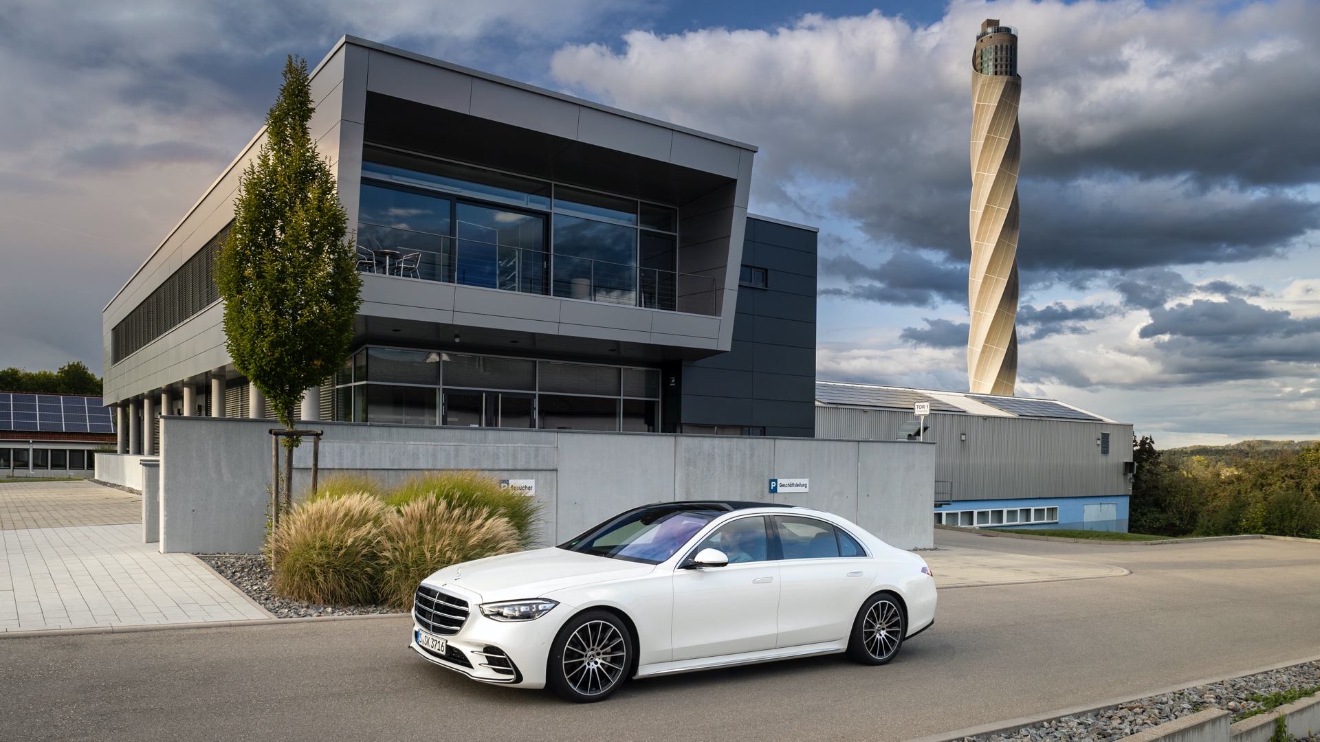 Ladda Mercedes S-klass e hemma