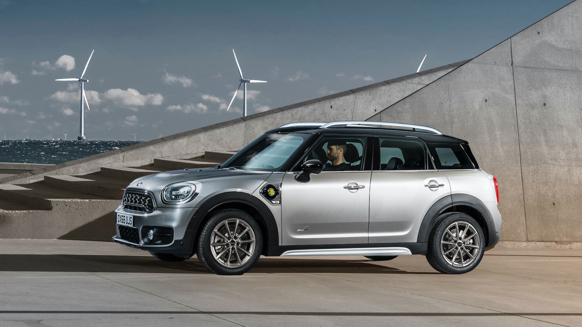 Ladda Mini Countryman SE hemma