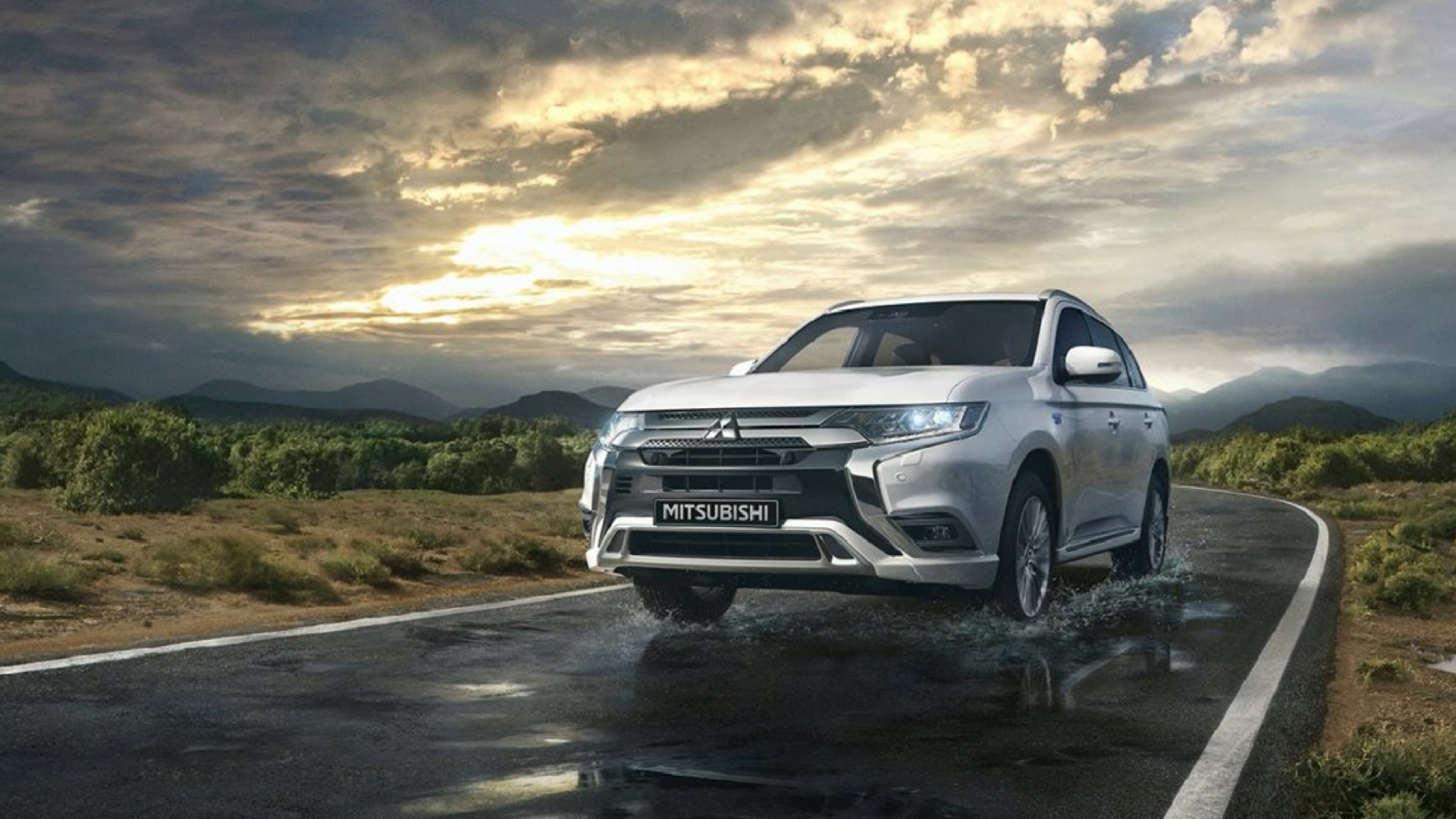 Ladda Mitsubishi Outlander PHEV (2019) hemma