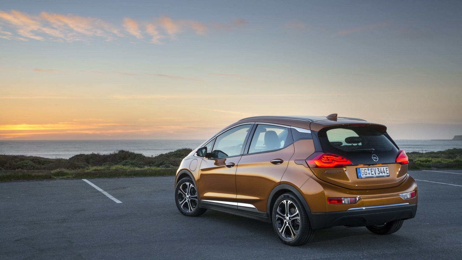 Ladda Opel Ampera-E hemma