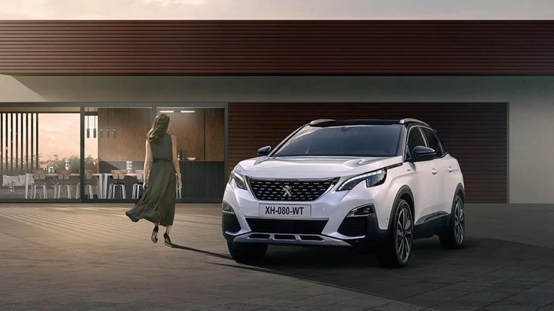 Ladda Peugeot 3008 plug-in AWD hemma