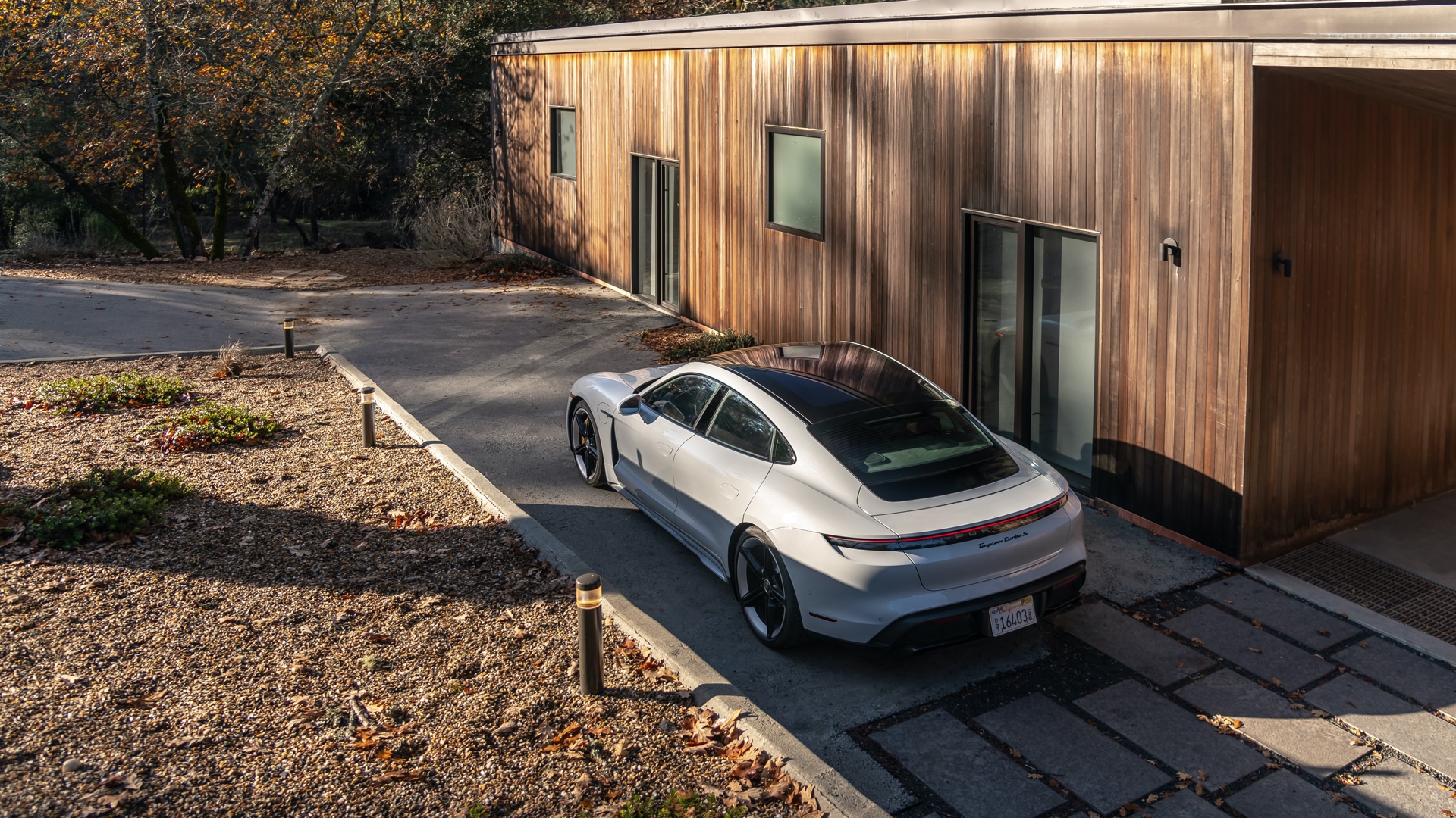 Ladda Porsche Taycan (94 kWh) hemma