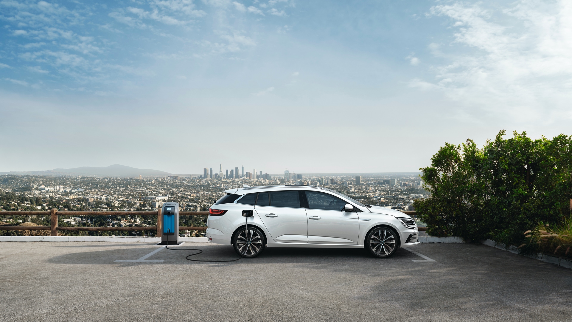 Ladda Renault Megane hemma