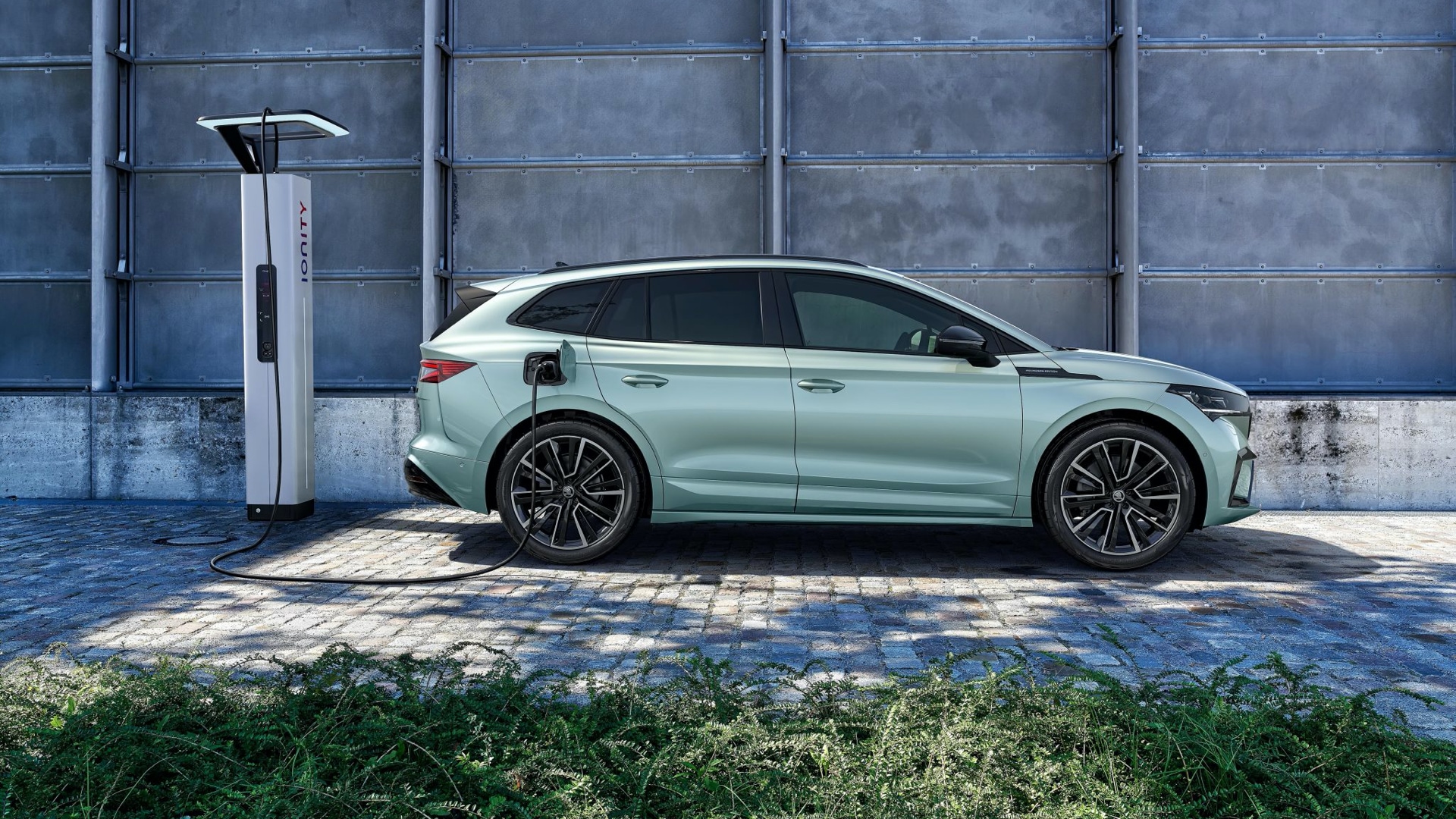 Ladda Skoda Enyaq iV80 hemma