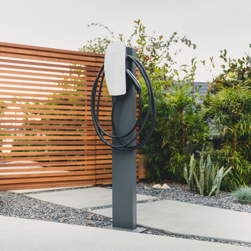 Tesla Wall Connector Stolpe